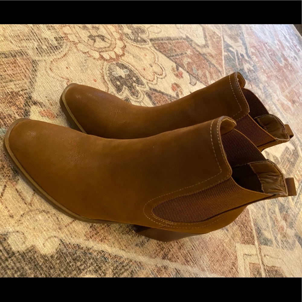 MIA booties
Sz 9
Worn once